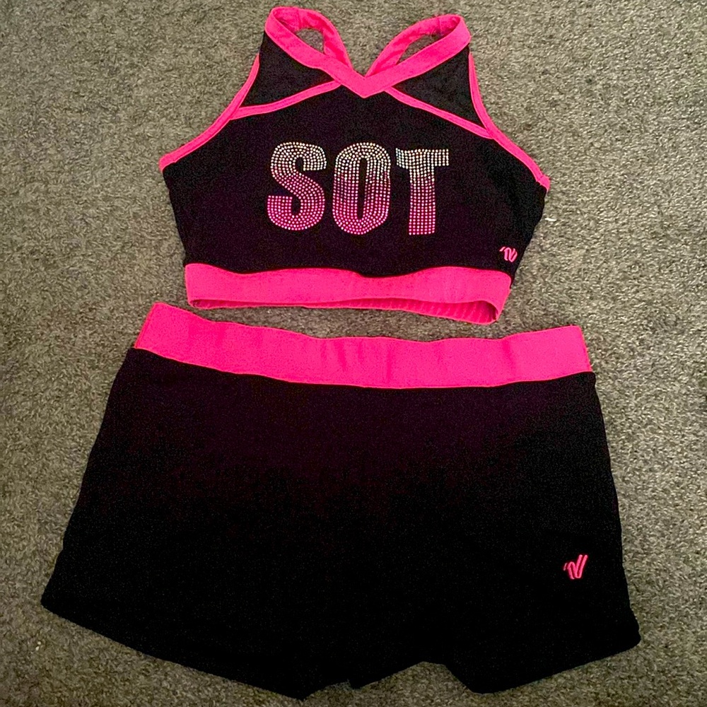 Spirit of Texas pink practice wear set